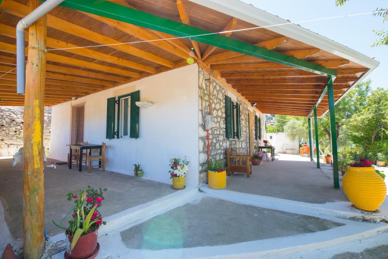 Traditional Houses In The Village Lazaráta Exterior foto