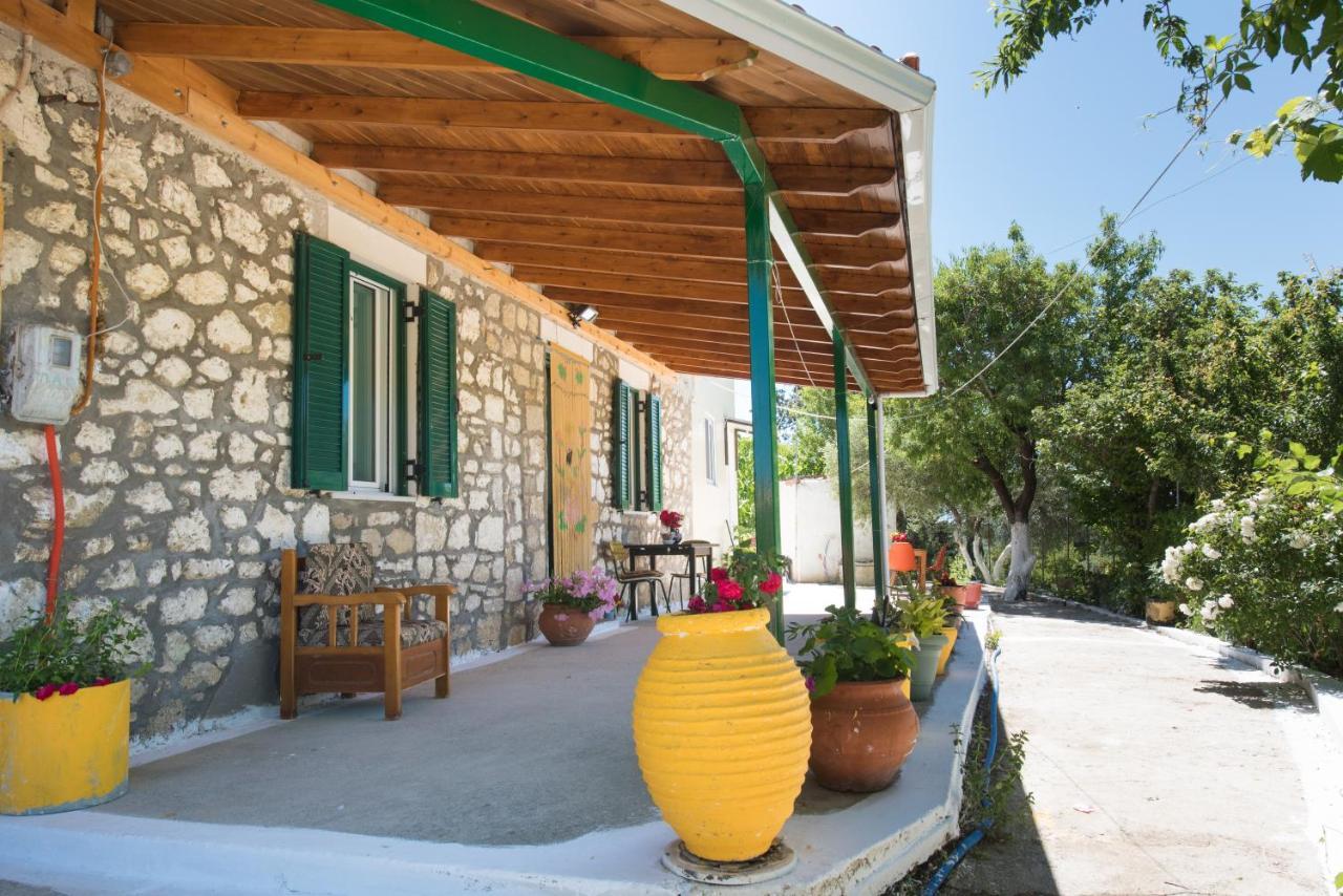 Traditional Houses In The Village Lazaráta Exterior foto