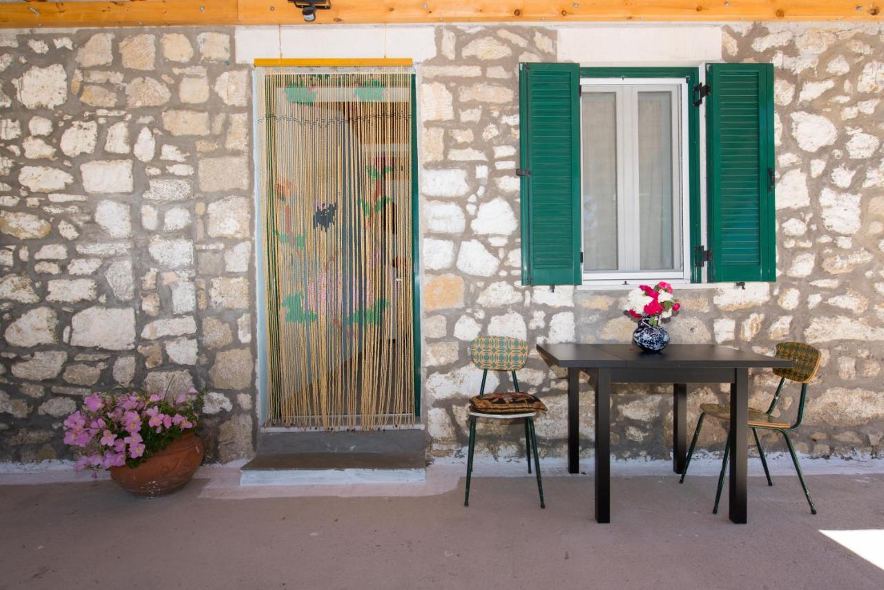 Traditional Houses In The Village Lazaráta Exterior foto