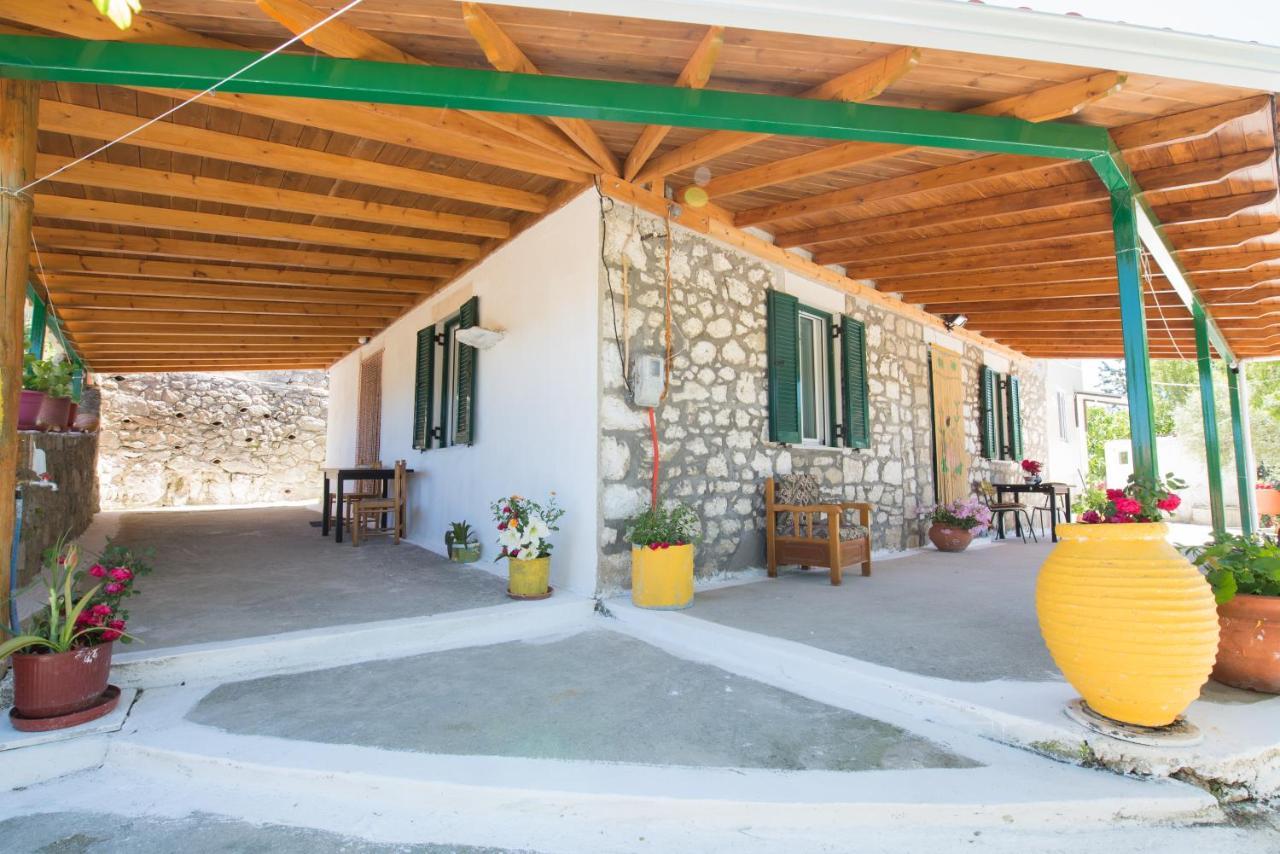 Traditional Houses In The Village Lazaráta Exterior foto